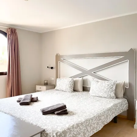 B-rent Casa Angela Pool View *