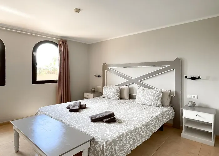 B-rent Casa Angela Pool View * קורלחו