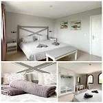 B-rent Casa Angela Pool View * קורלחו